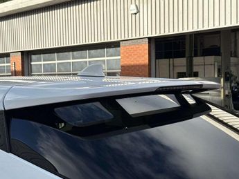 Toyota C-HR 1.8 Hybrid Design 5dr CVT