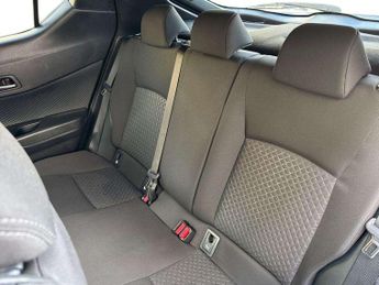 Toyota C-HR 1.8 Hybrid Design 5dr CVT