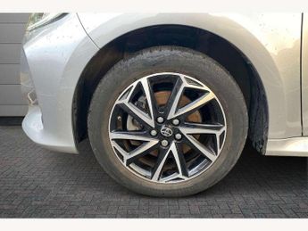 Toyota Yaris 1.5 Hybrid Design 5dr CVT