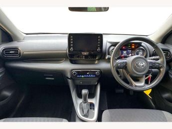 Toyota Yaris 1.5 Hybrid Design 5dr CVT