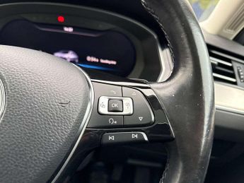 Volkswagen Passat 1.8 TSI 180 GT 4dr DSG [Panoramic Roof]
