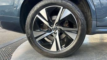 Volvo XC90 2.0 B5P [250] Plus Dark 5dr AWD Geartronic