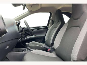 Toyota Aygo X 1.0 VVT-i Pure 5dr Auto