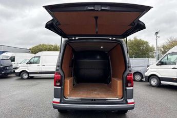 Volkswagen Transporter 2.0 TDI 150 Highline Van DSG