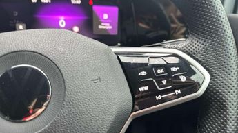 Volkswagen Golf 1.5 eTSI 150 R-Line 5dr DSG