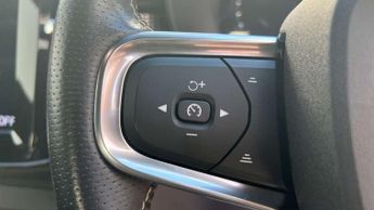 Volvo XC40 1.5 T3 [163] R DESIGN 5dr Geartronic