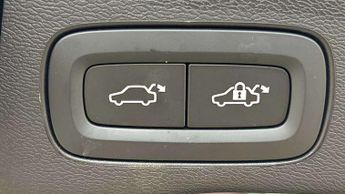 Volvo XC60 2.0 B5P Plus Dark 5dr AWD Geartronic