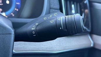 Volvo XC90 2.0 B5P Plus Dark 5dr AWD Geartronic