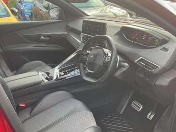 Peugeot 3008 1.2 Hybrid 136 Allure Premium+ 5dr e-DSC6