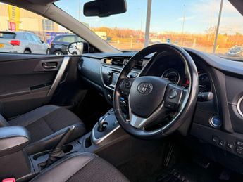 Toyota Auris Touring Sport 1.8 VVTi Hybrid Excel 5dr CVT Auto [Nav]