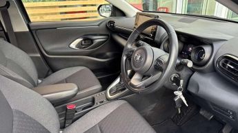 Toyota Yaris 1.5 Hybrid Design 5dr CVT