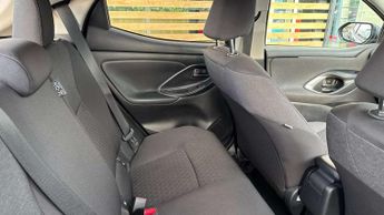 Toyota Yaris 1.5 Hybrid Design 5dr CVT