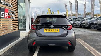 Toyota Yaris 1.5 Hybrid Design 5dr CVT