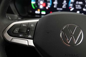 Volkswagen Caddy Maxi 1.5 eHybrid 150 Commerce Pro Van DSG [Tech]