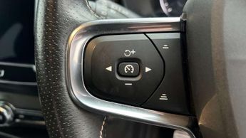 Volvo XC40 1.5 T3 [163] R DESIGN 5dr Geartronic