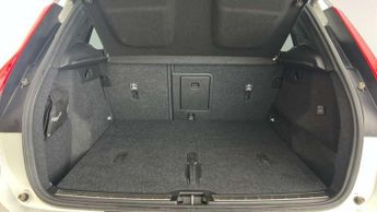 Volvo XC40 1.5 T3 [163] R DESIGN 5dr Geartronic