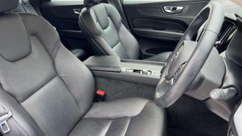 Volvo XC60 2.0 B5P Momentum 5dr Geartronic