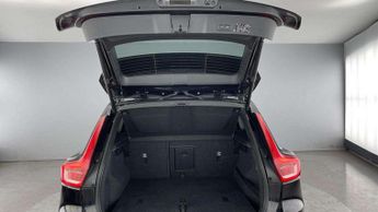 Volvo XC40 2.0 T4 R DESIGN 5dr Geartronic