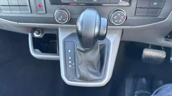 Volkswagen Transporter 2.0 TDI 150 Highline Kombi Van DSG