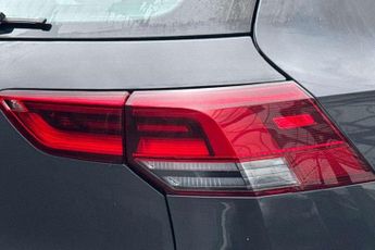 Volkswagen Golf 1.5 eTSI 150 Life 5dr DSG