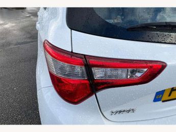 Toyota Yaris 1.5 Hybrid Icon 5dr CVT