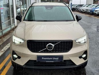 Volvo XC40 2.0 B3P Plus Pro Dark 5dr Auto
