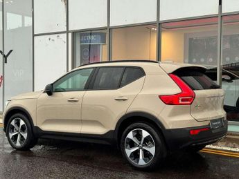 Volvo XC40 2.0 B3P Plus Pro Dark 5dr Auto