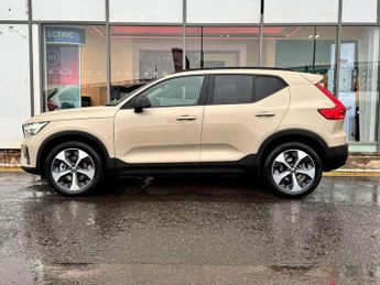 Volvo XC40 2.0 B3P Plus Pro Dark 5dr Auto