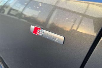 Audi A4 Avant 40 TFSI 204 Black Edition 5dr S Tronic