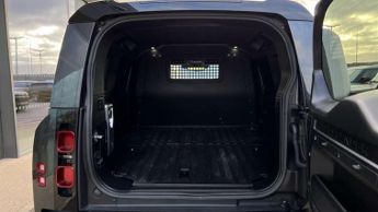 Land Rover Defender 3.0 D300 Hard Top X-Dynamic HSE Auto