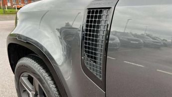 Land Rover Defender 3.0 D300 Hard Top X-Dynamic HSE Auto