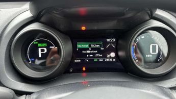 Toyota Yaris 1.5 Hybrid Design 5dr CVT