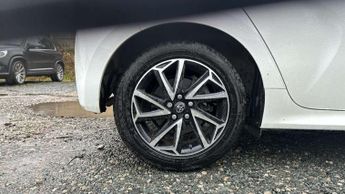 Toyota Yaris 1.5 Hybrid Design 5dr CVT