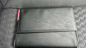 Toyota Yaris 1.5 Hybrid Design 5dr CVT