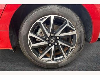 Toyota Yaris 1.5 Hybrid Design 5dr CVT