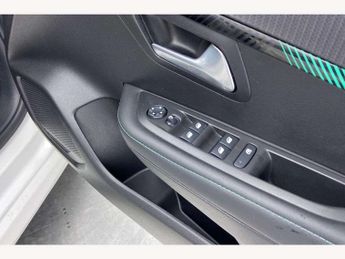 Peugeot 208 1.2 PureTech 100 Allure Premium 5dr EAT8