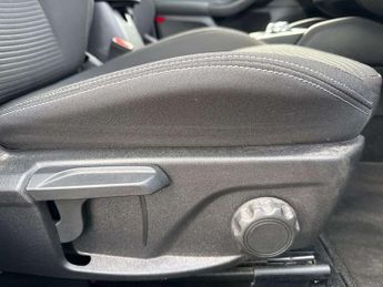 Ford Focus 1.0 EcoBoost 125 Titanium 5dr Auto