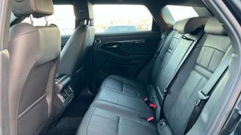 Land Rover Range Rover Evoque 1.5 P300e R-Dynamic SE 5dr Auto