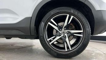 Volvo XC40 2.0 B4P R DESIGN 5dr Auto