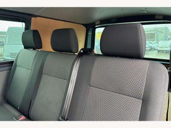 Volkswagen Transporter 2.0 TDI 150 Highline Kombi Van DSG