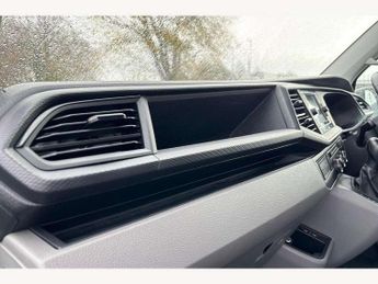 Volkswagen Transporter 2.0 TDI 150 Highline Kombi Van DSG