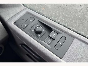 Volkswagen Transporter 2.0 TDI 150 Highline Kombi Van DSG