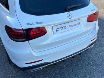 Mercedes-Benz GLC GLC 300 4Matic AMG Line 5dr 9G-Tronic