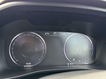 Volvo XC40 2.0 D4 [190] R DESIGN 5dr AWD Geartronic