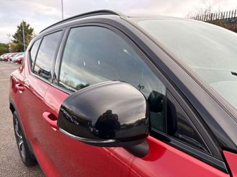 Volvo XC40 2.0 D4 [190] R DESIGN 5dr AWD Geartronic