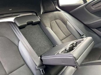 Volvo XC40 2.0 D4 [190] R DESIGN 5dr AWD Geartronic