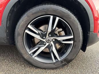 Volvo XC40 2.0 D4 [190] R DESIGN 5dr AWD Geartronic