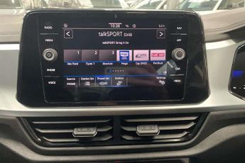Volkswagen T-Roc 1.5 TSI Life 5dr DSG