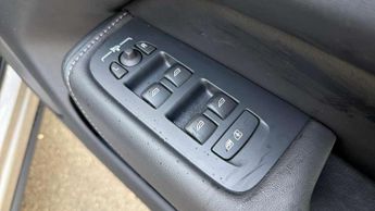 Volvo XC60 2.0 B5P Ultra Dark 5dr AWD Geartronic