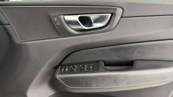 Volvo XC60 2.0 D4 R DESIGN 5dr AWD Geartronic